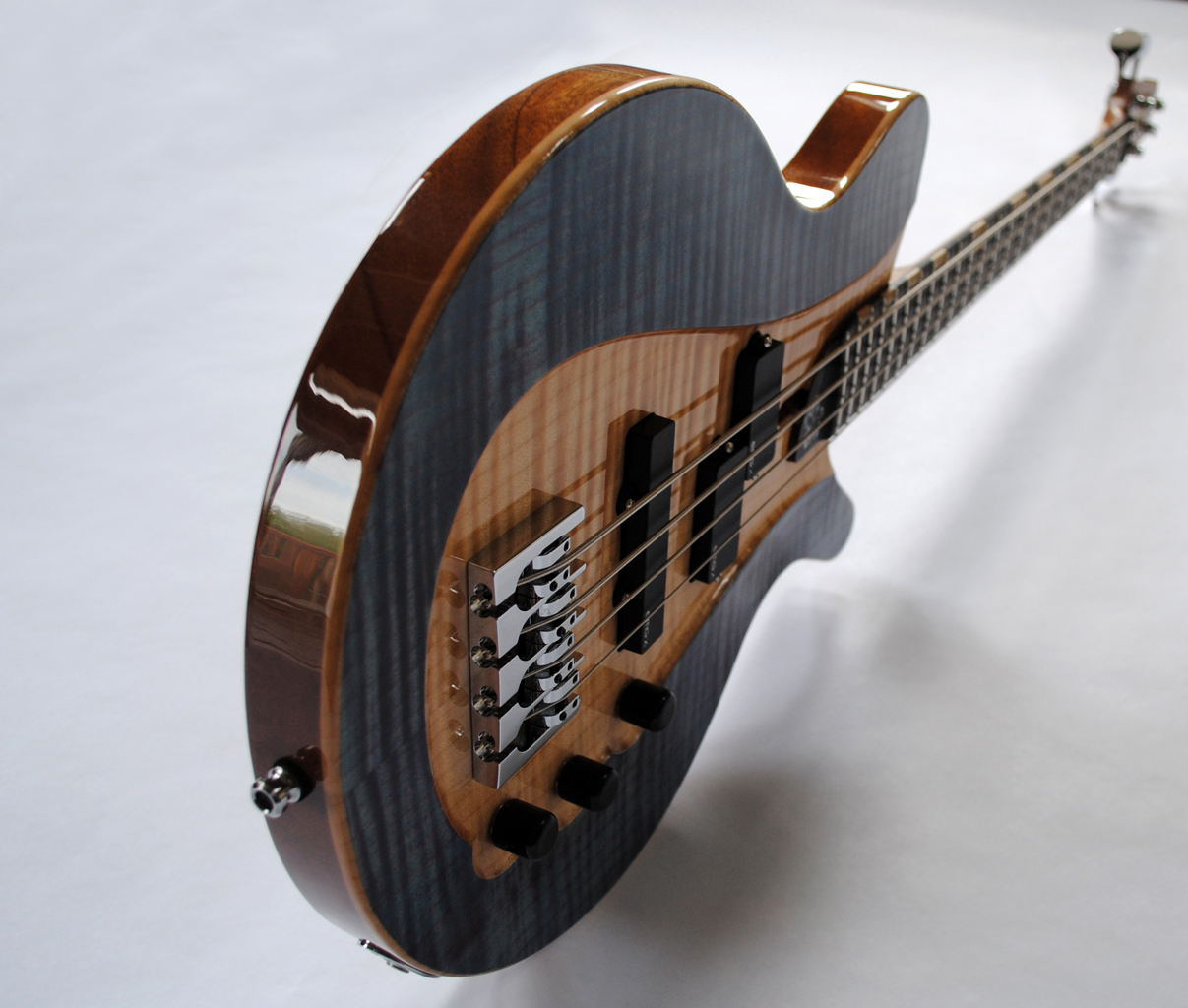 Bass10.jpg