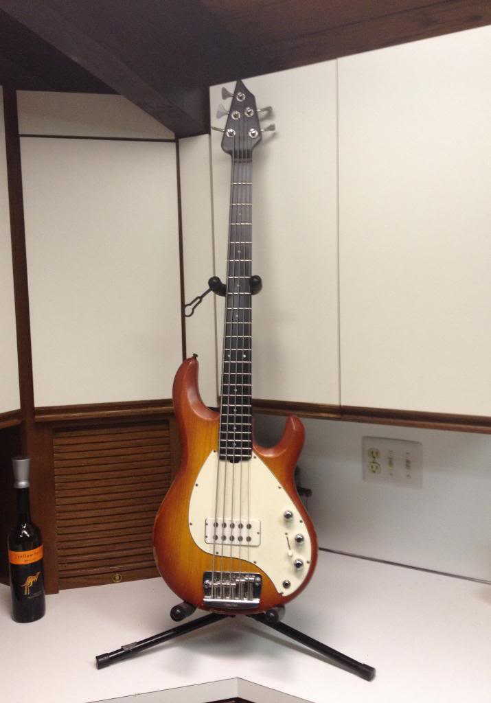bassblackneck.jpg