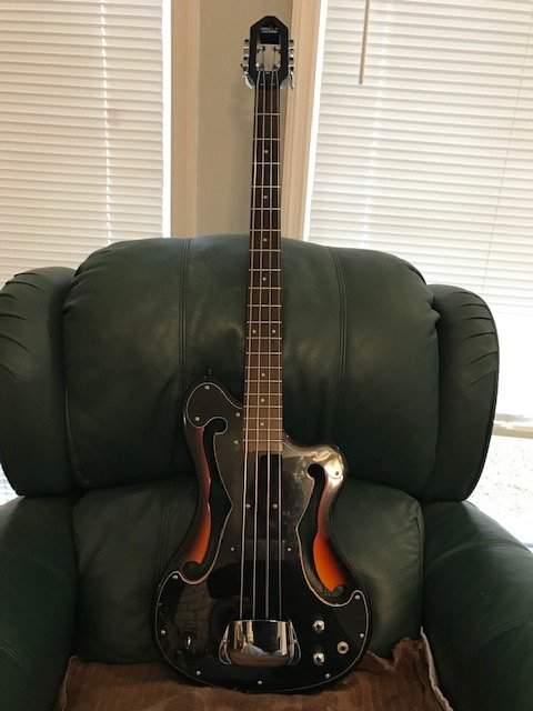 Basses 2.jpg