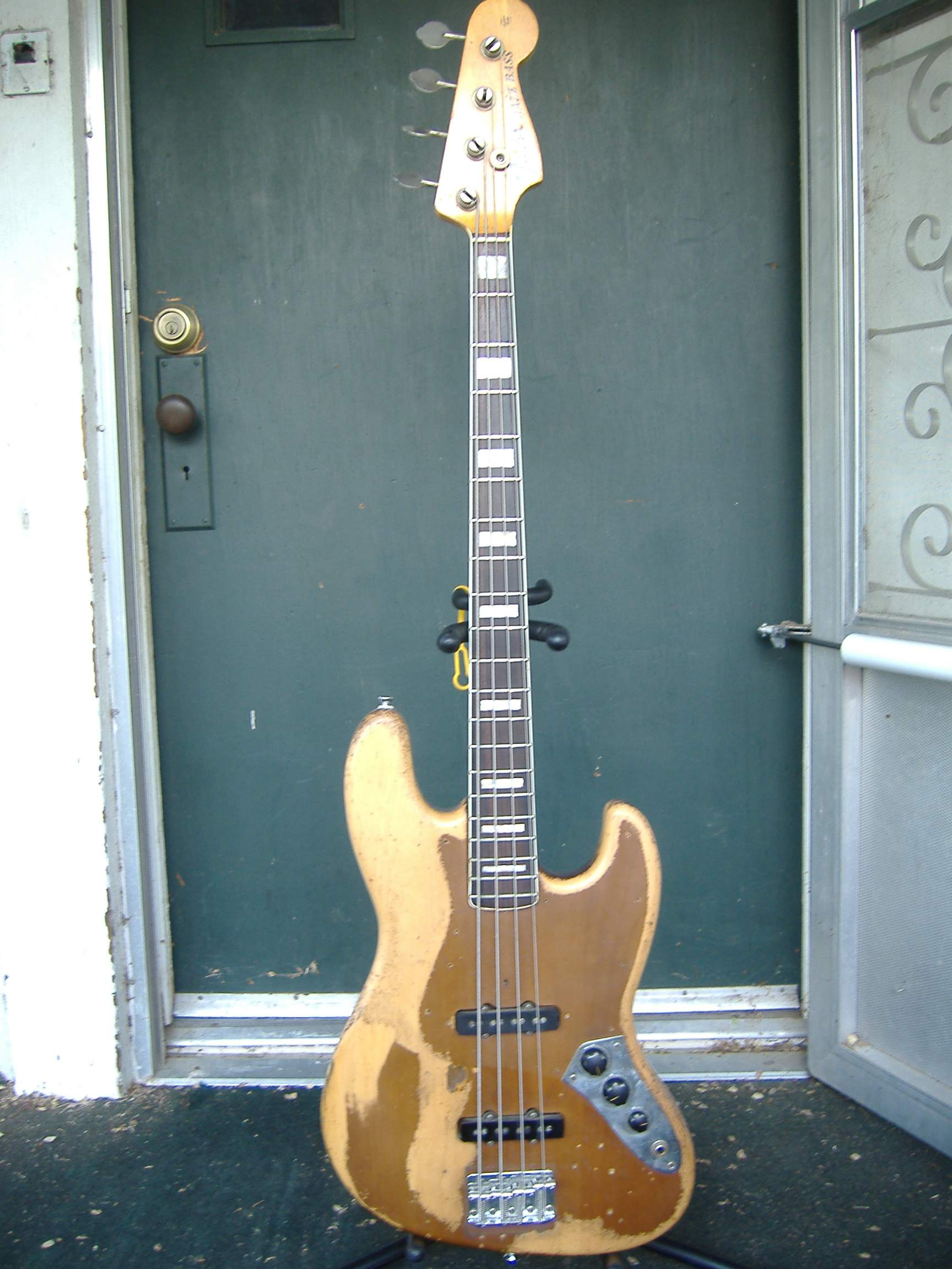 Basses II 004.jpg