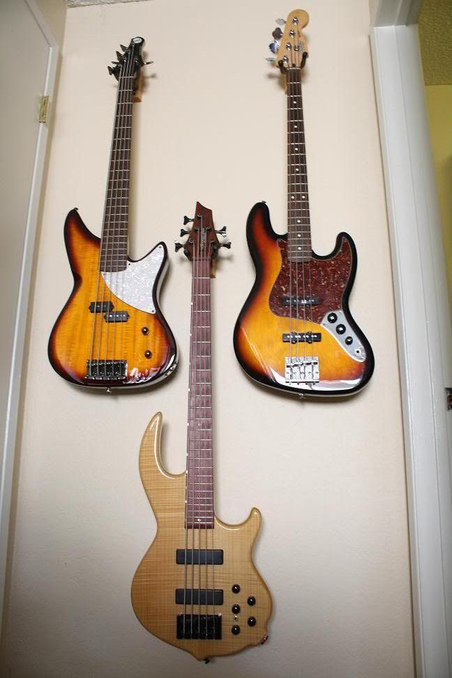 Basses.jpg