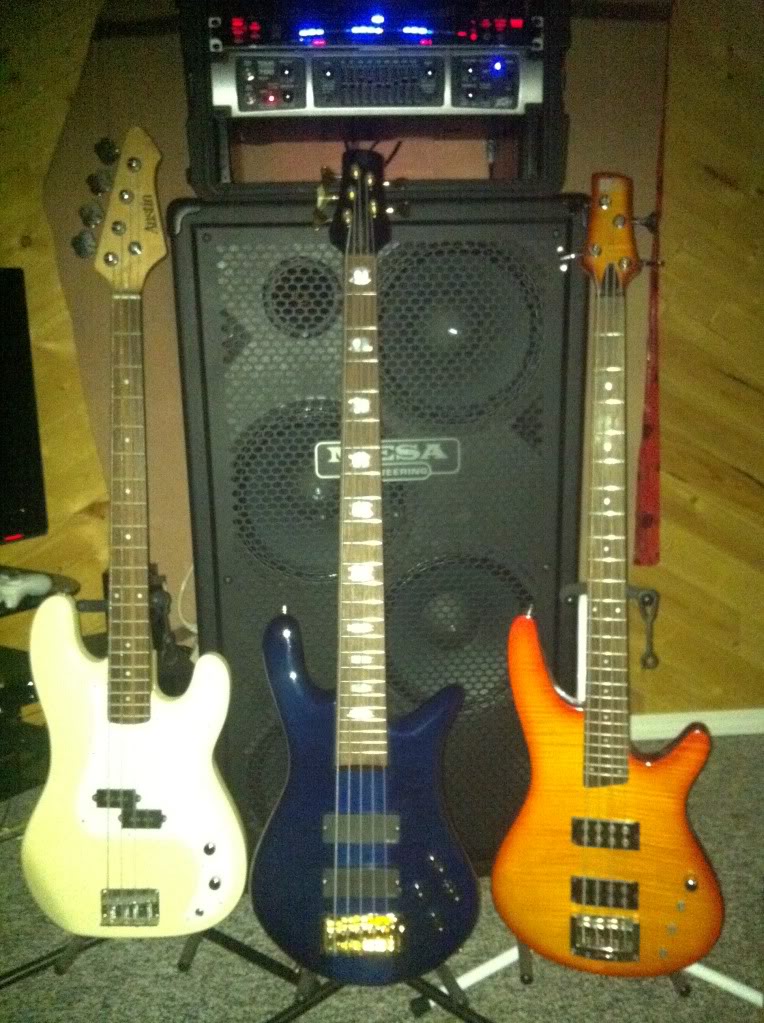 Basses.jpg