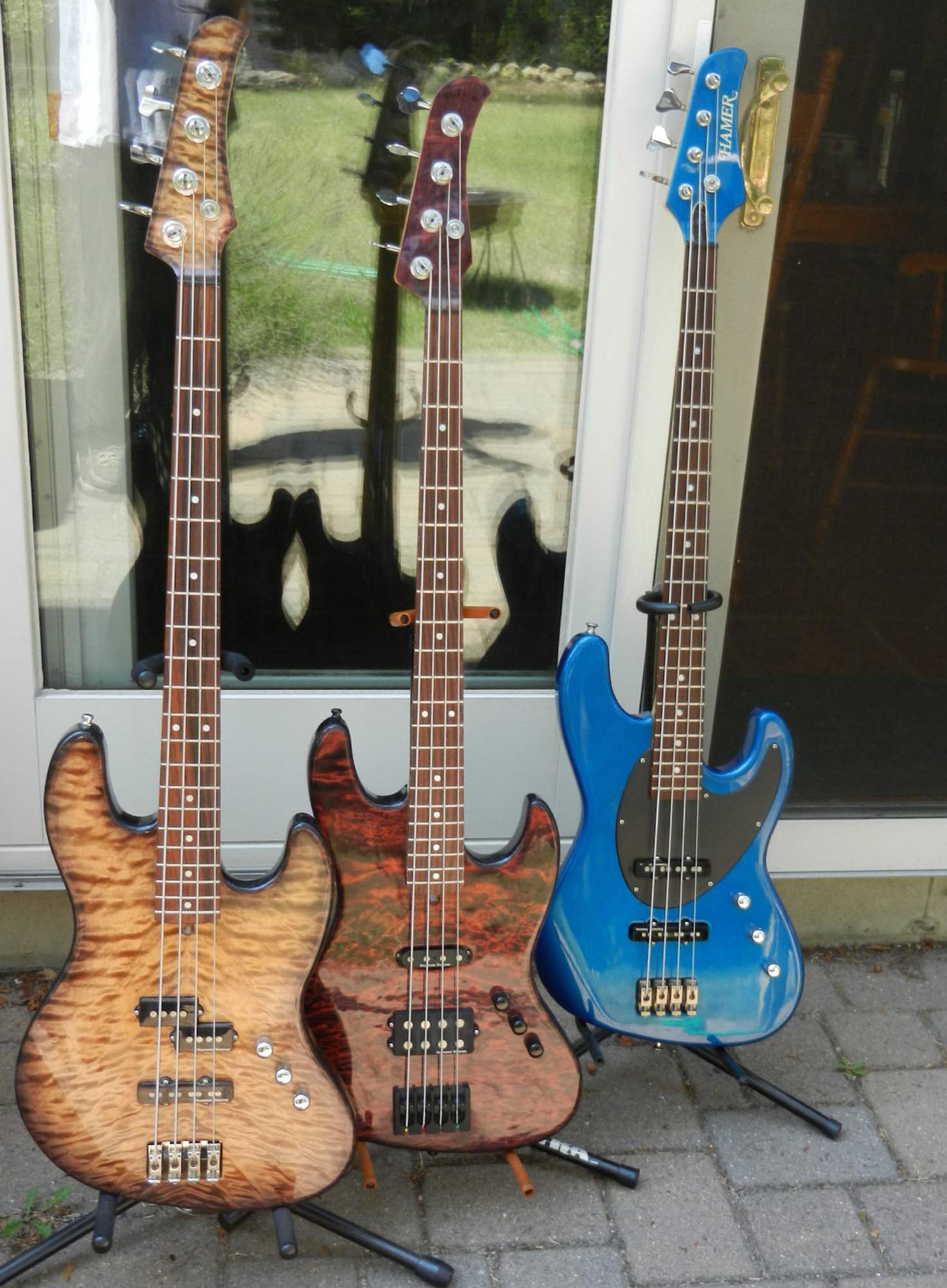 Basses.jpg