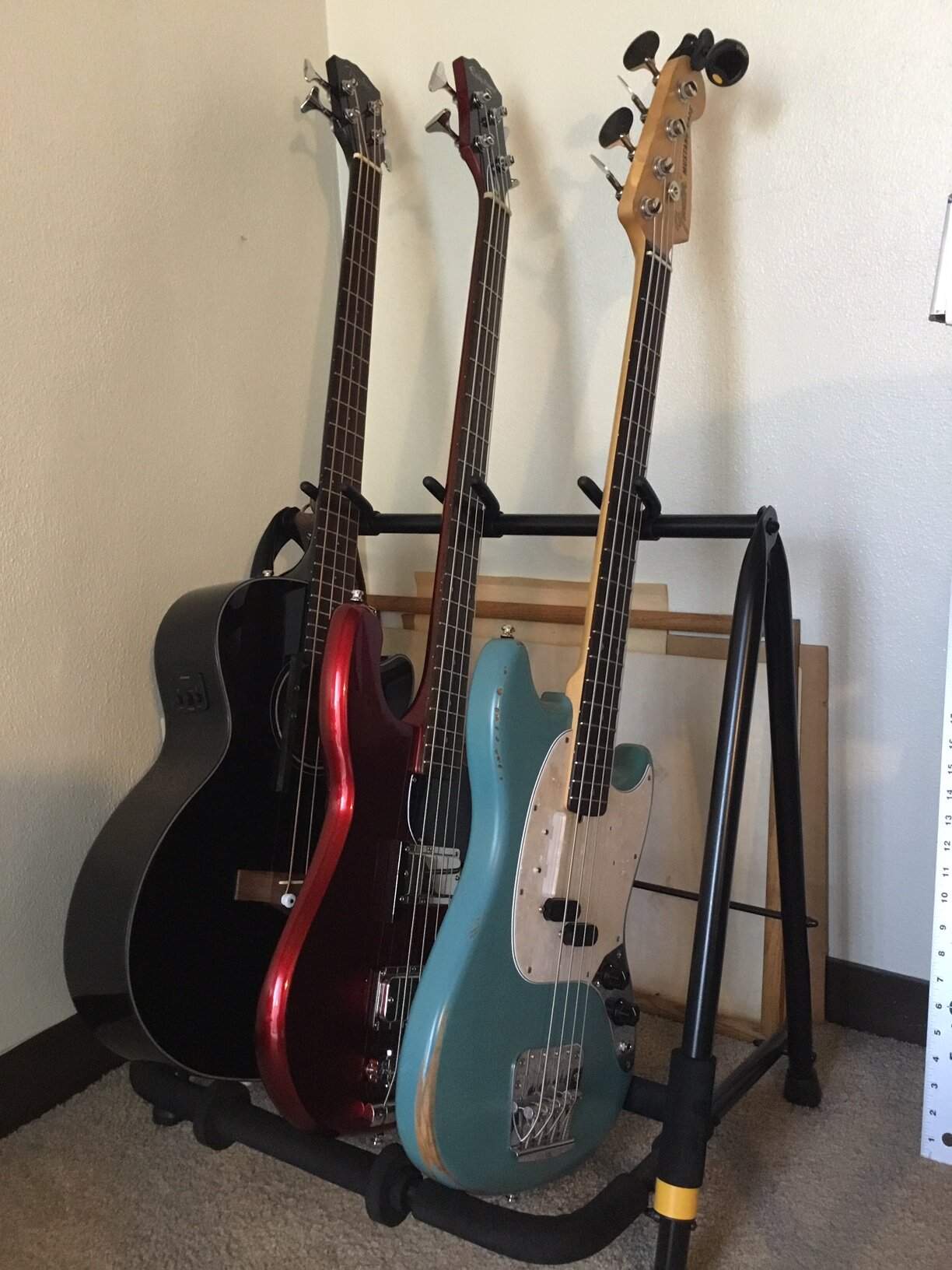 Basses.JPG