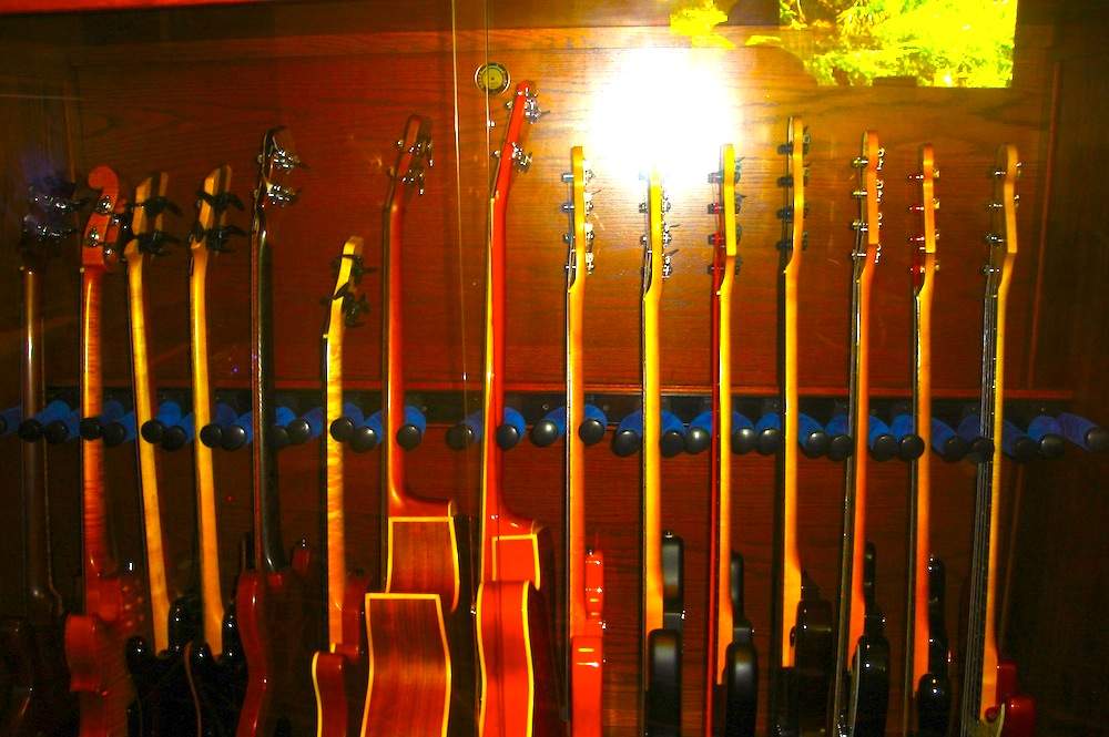 Basses.jpg