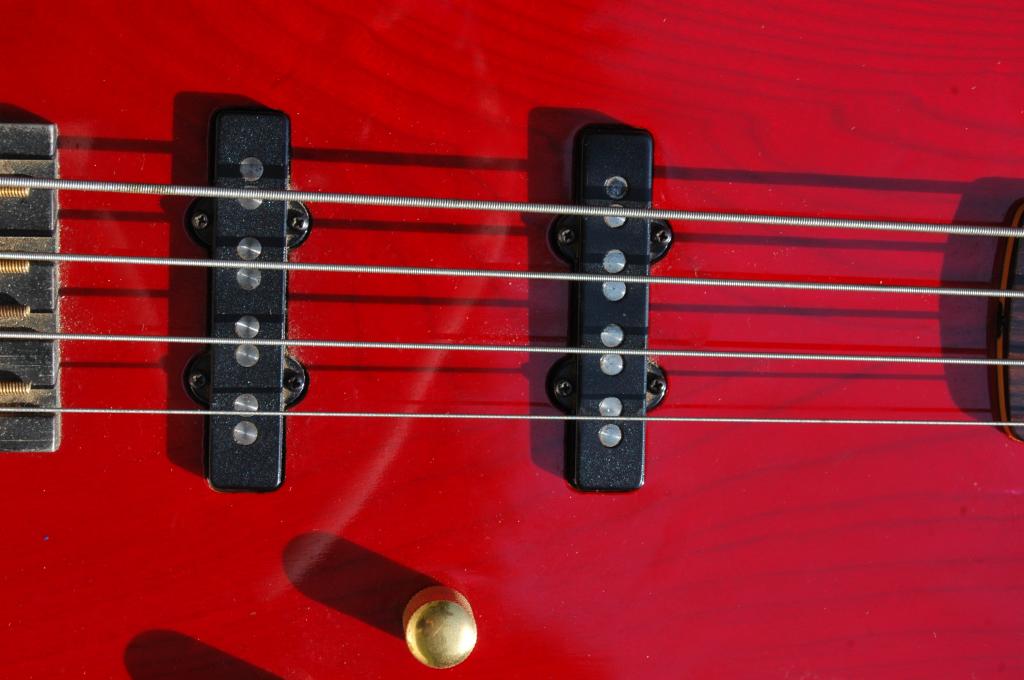 basses001_zps125b8a4c.jpg