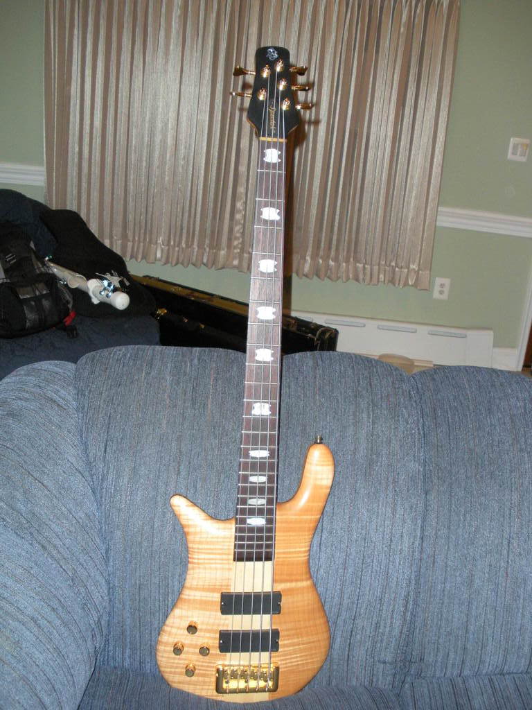 Basses006.jpg