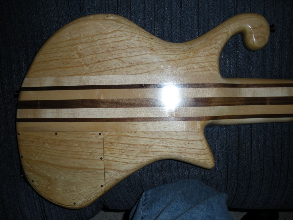 Basses018.jpg