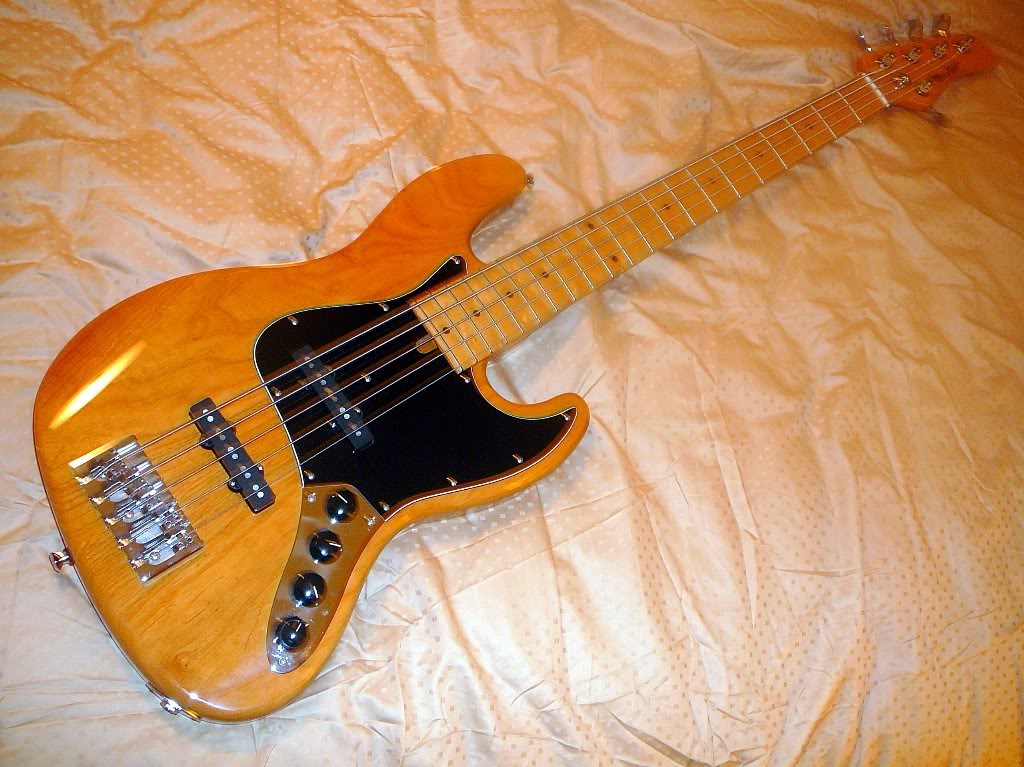 Basses07007Largee-mailview.jpg