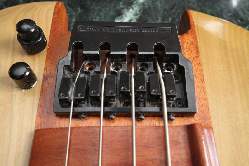 basses081.jpg