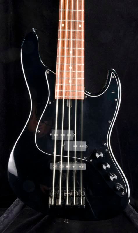 basses767.jpg