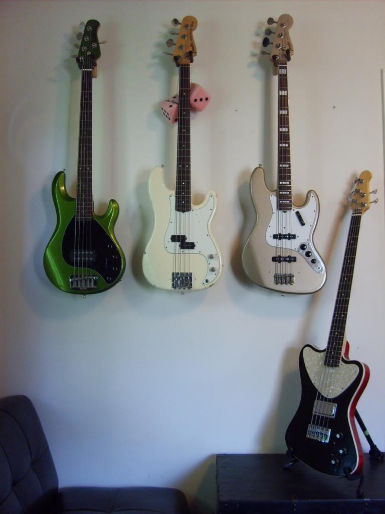 Basses_zps3ab85929.jpg