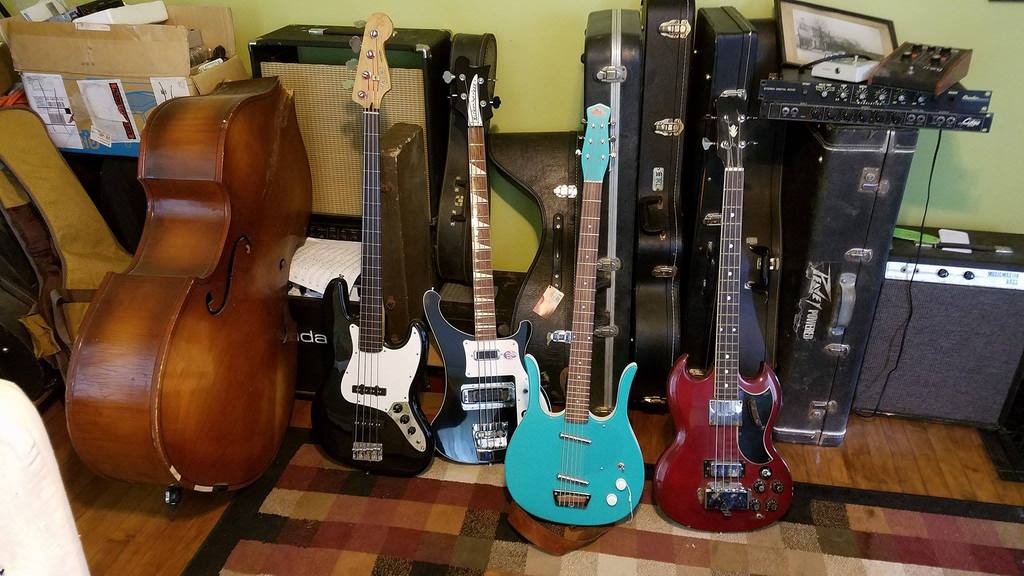 basses_zpsosxss8h7.jpg