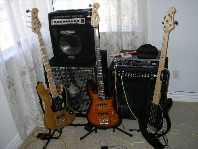 bassesandamps640.jpg