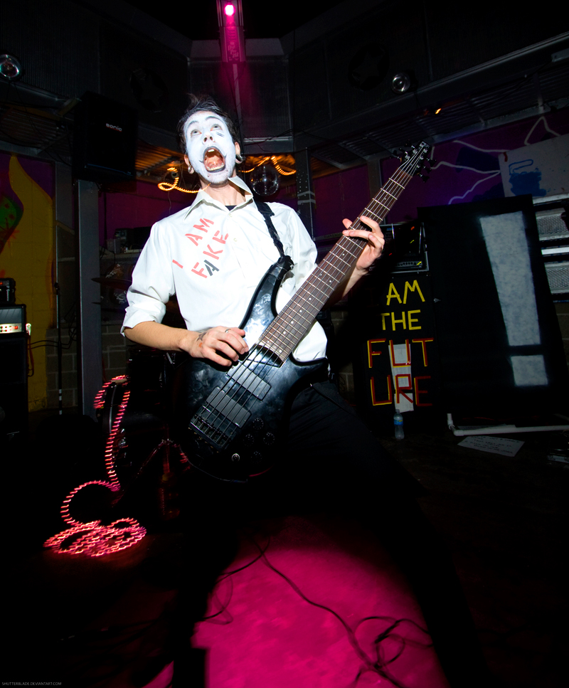 bassface05.jpg