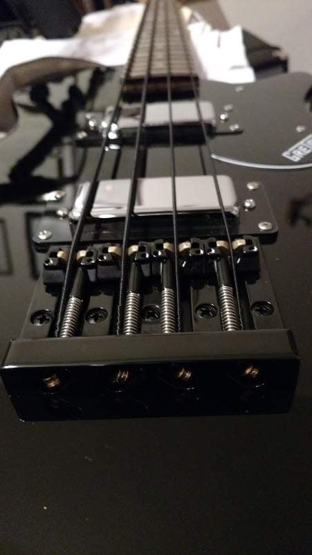 BassGretschBAs.jpg