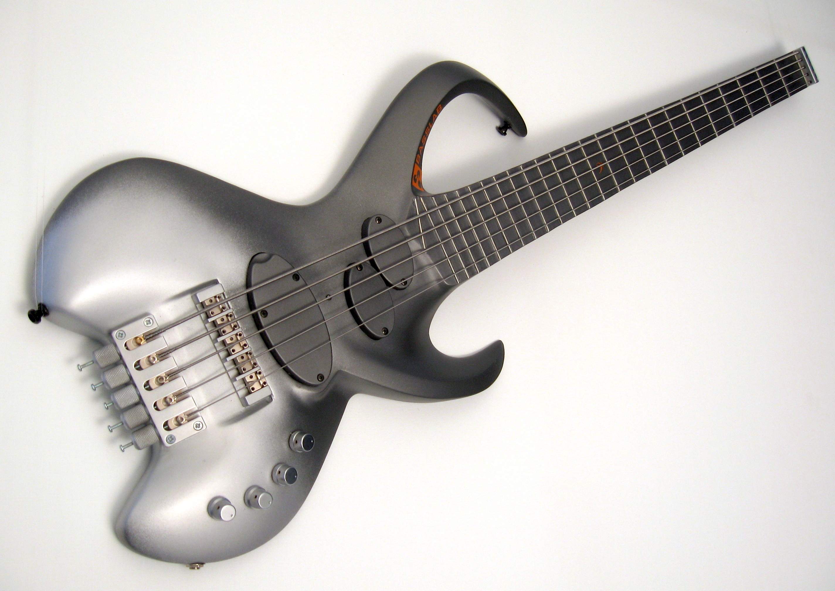 basslab-std-v_hl_silv_xt.jpg