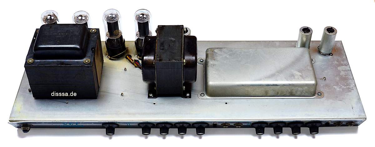 bassman135_open_tubes.jpg