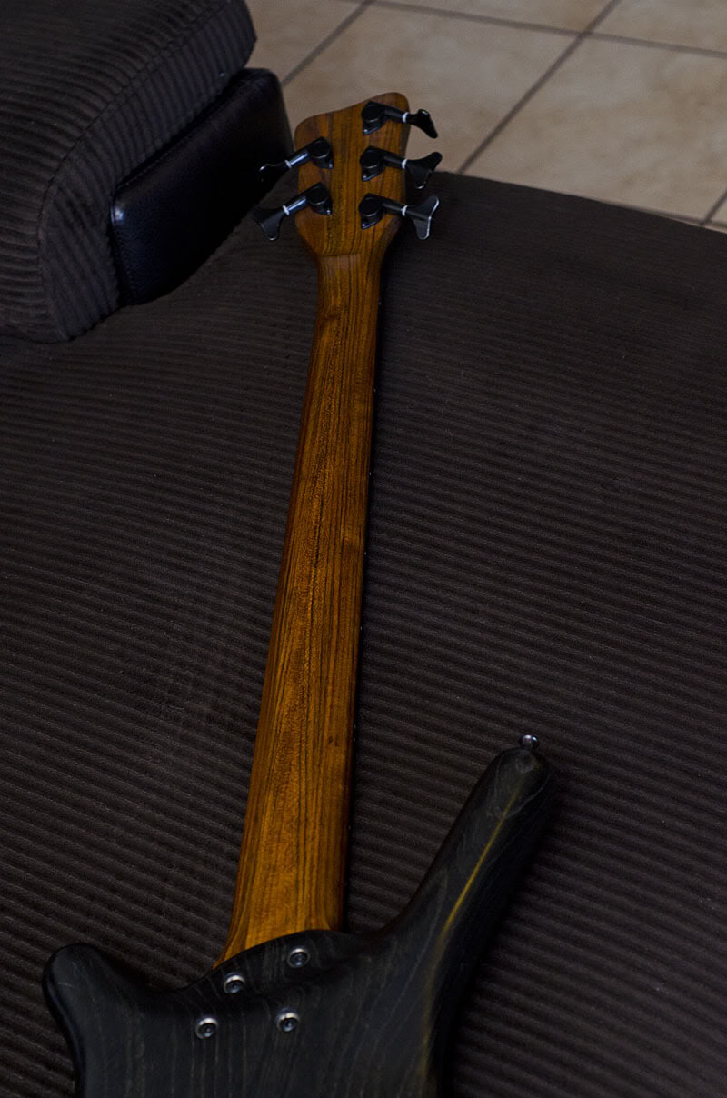 BassNeck.jpg