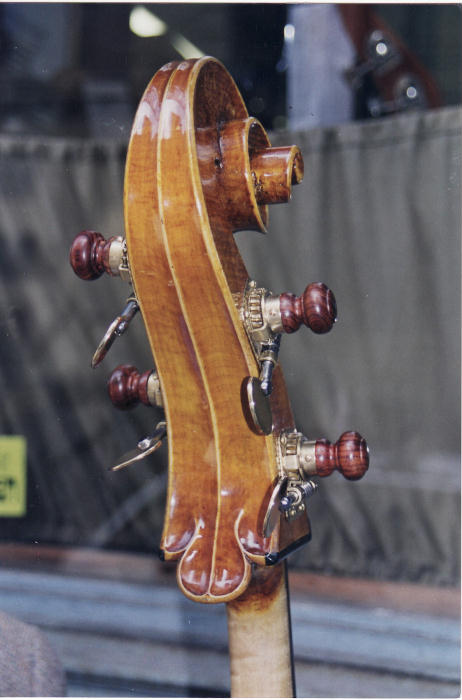 bassscrollbackR.jpg