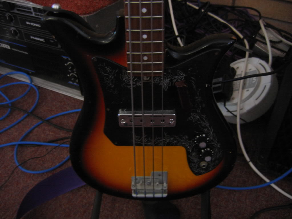 bassteisco003.jpg