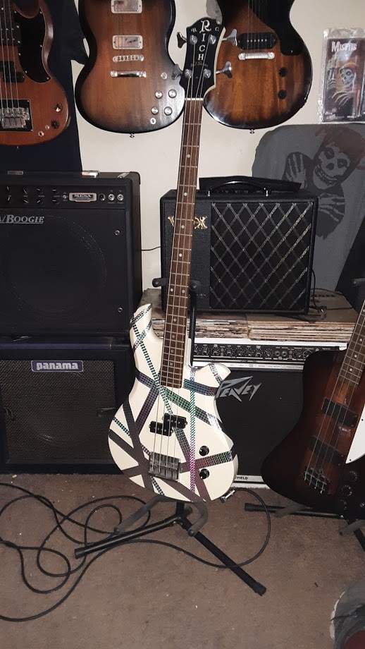 BC Rich 83.jpg