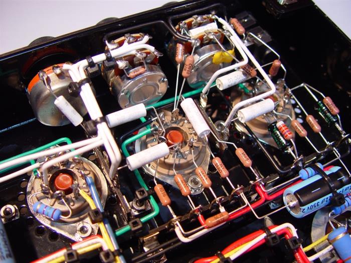 BC_Audio_AmplifierNo7_inside_01.jpg
