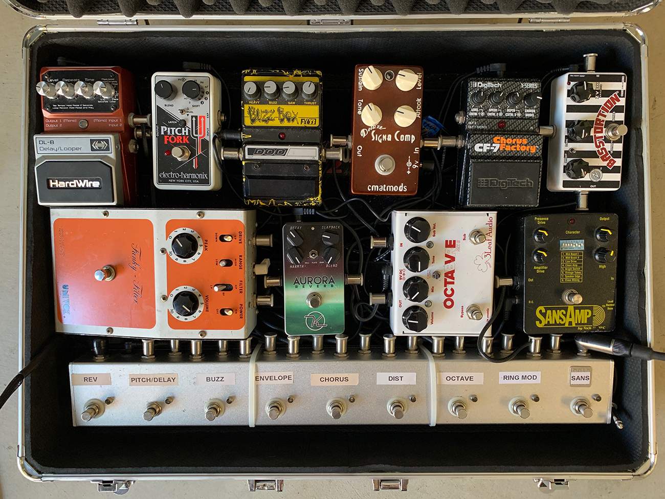 big pedalboard.jpg