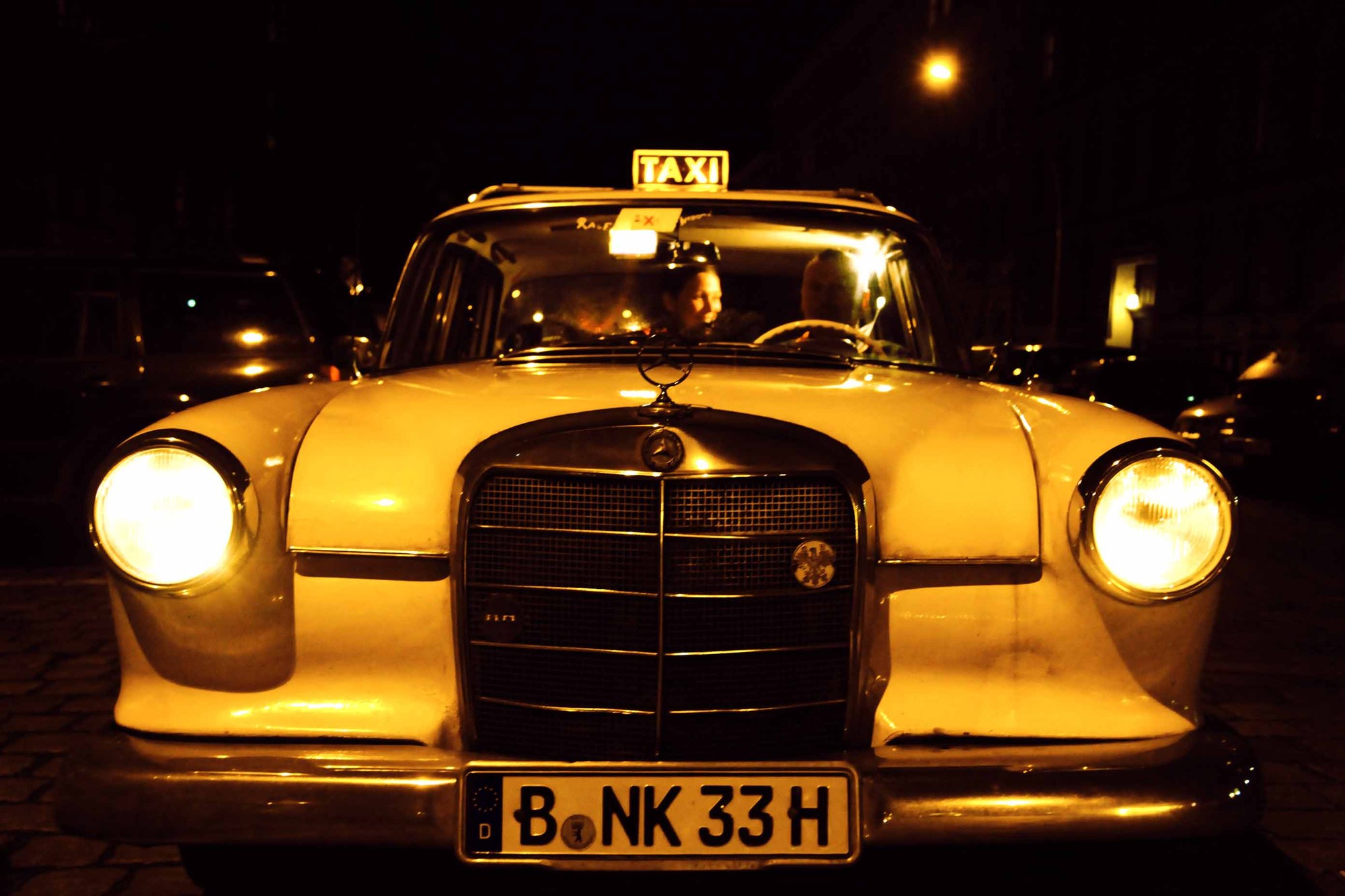 BIGYELLOWTAXI.jpg