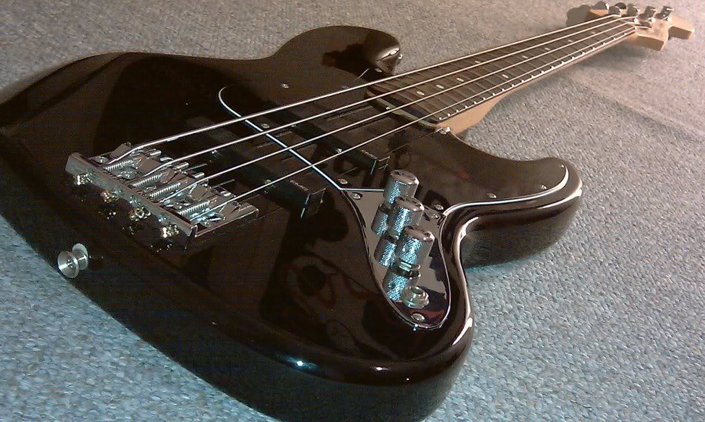 blackbass.jpg