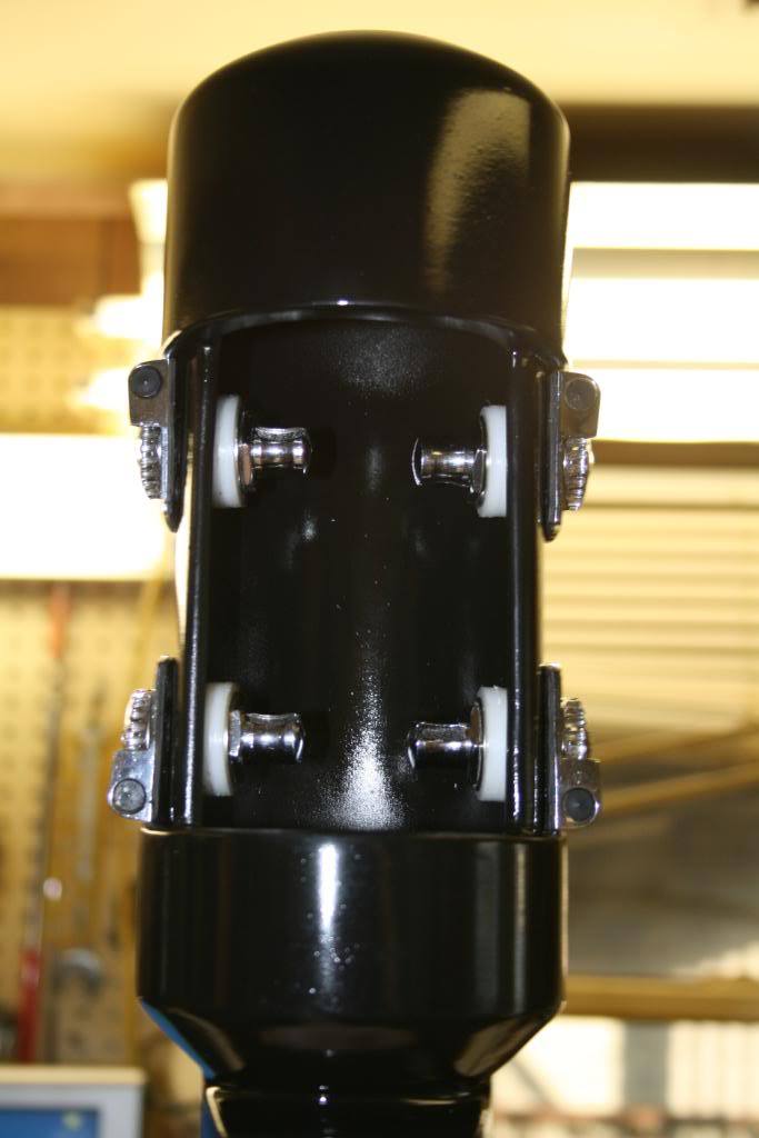 Blackuprighthead2006.jpg