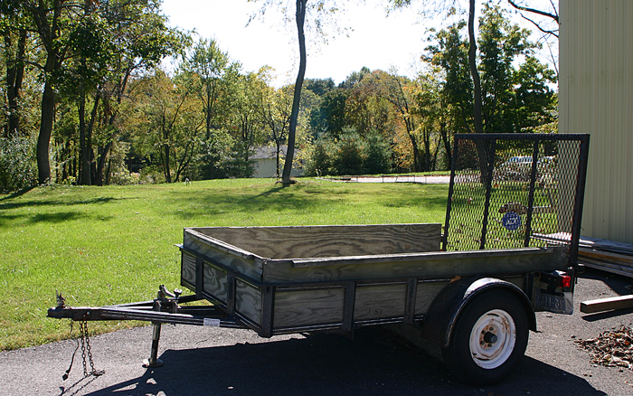 BLDG-EMPTY-TRAILER.jpg