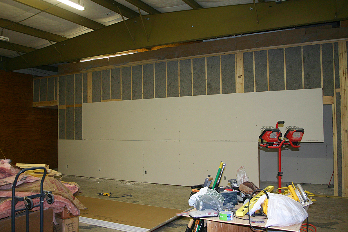BLDG-PARTIAL-DRYWALL-IN-STUDIO-LG.jpg