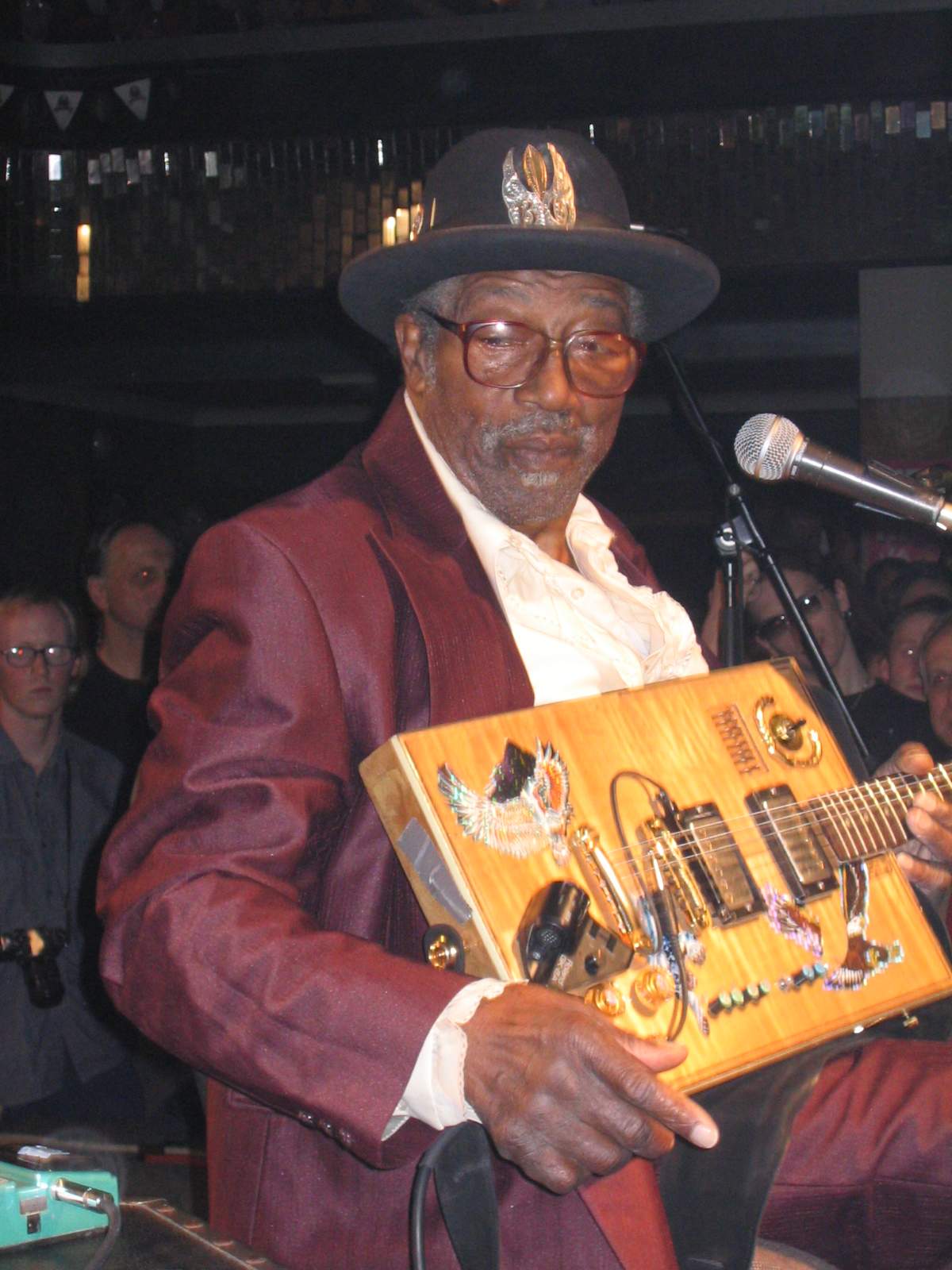 Bo_Diddley_Prag_2005_05.jpg