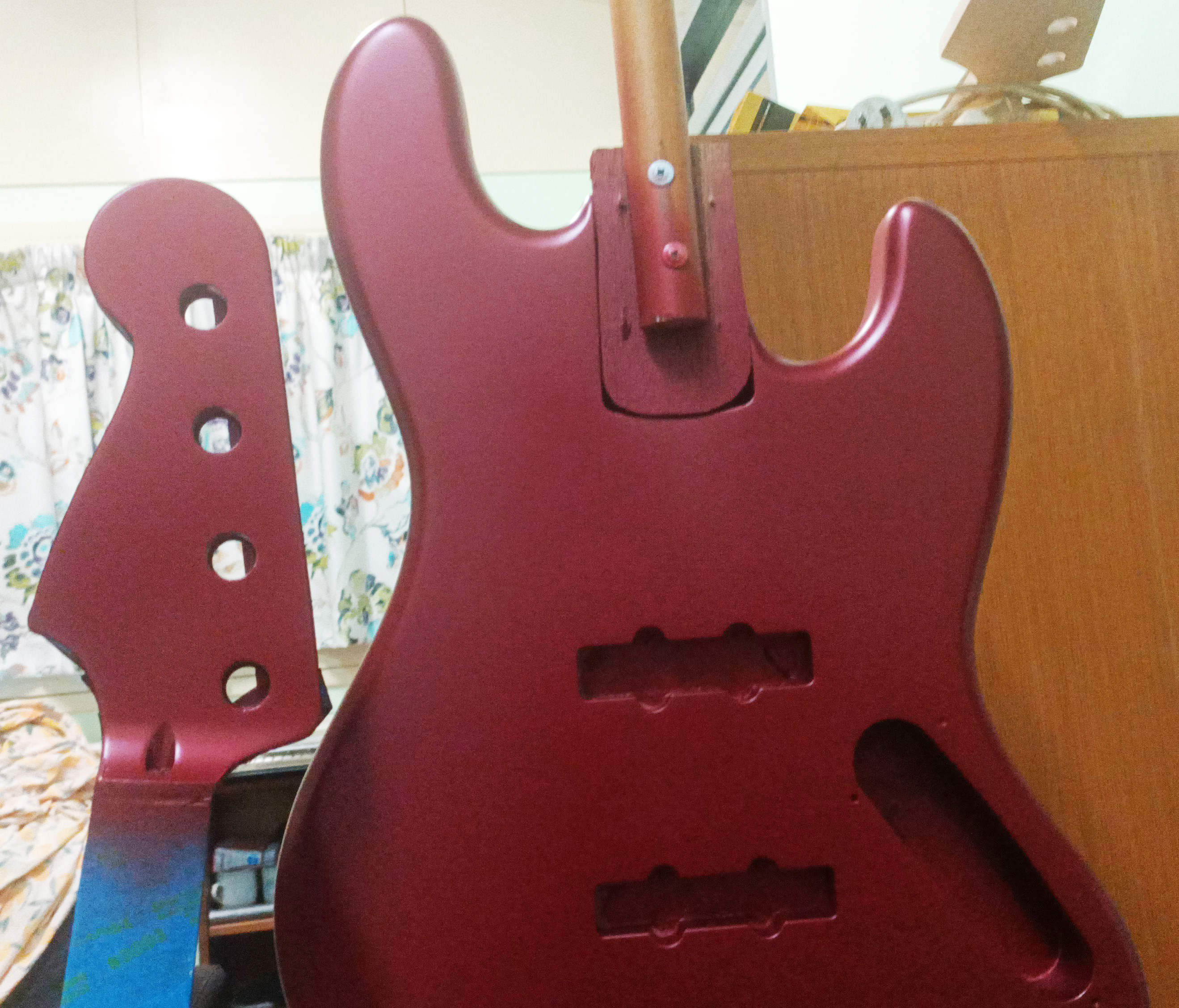 bodyAndHeadstock.jpg
