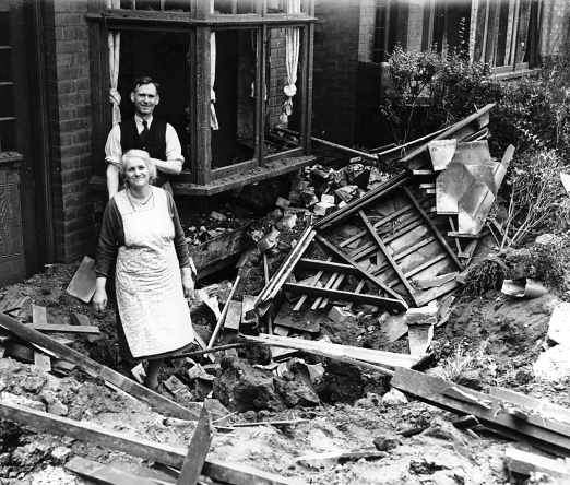 bombed-couple.jpg
