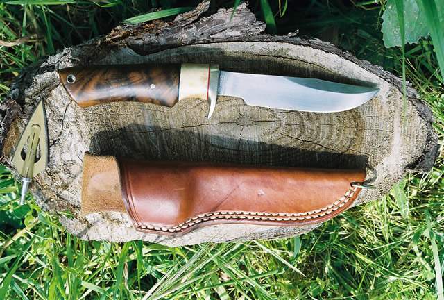bone_walnut_clippoint_01m.jpg