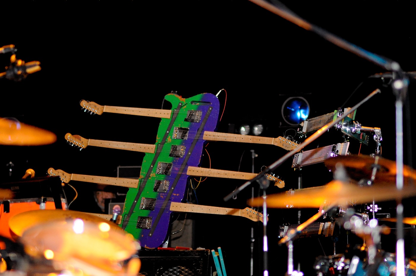 BOREDOMS-live.jpg