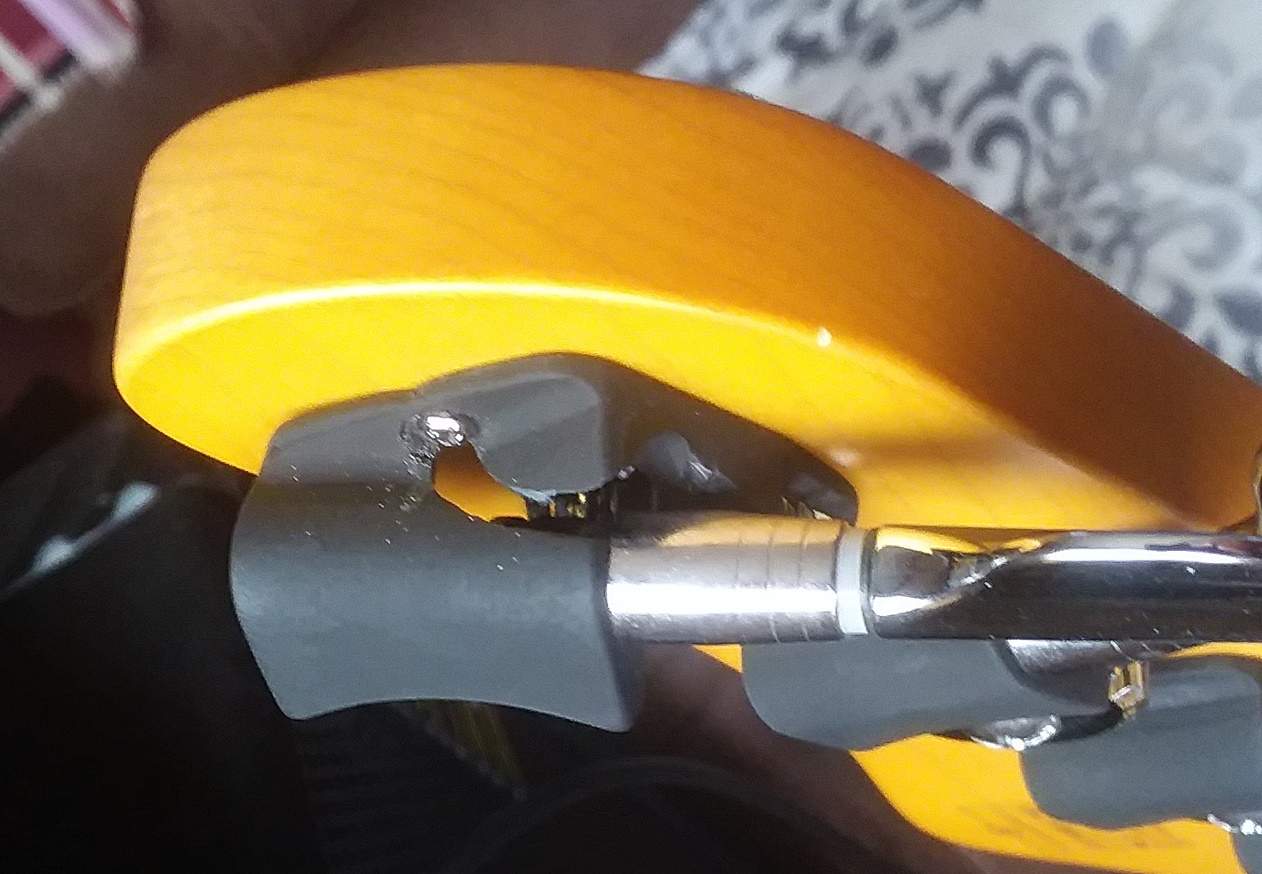Broke tuner 01.jpg