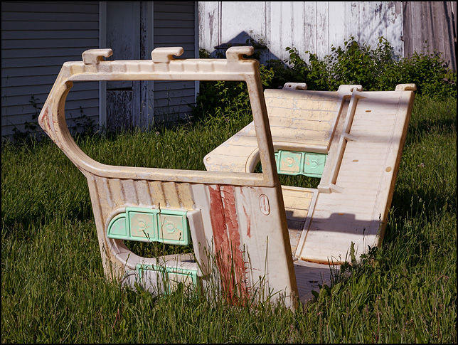 broken-playhouse-1.jpg