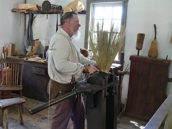 broom-maker.jpg