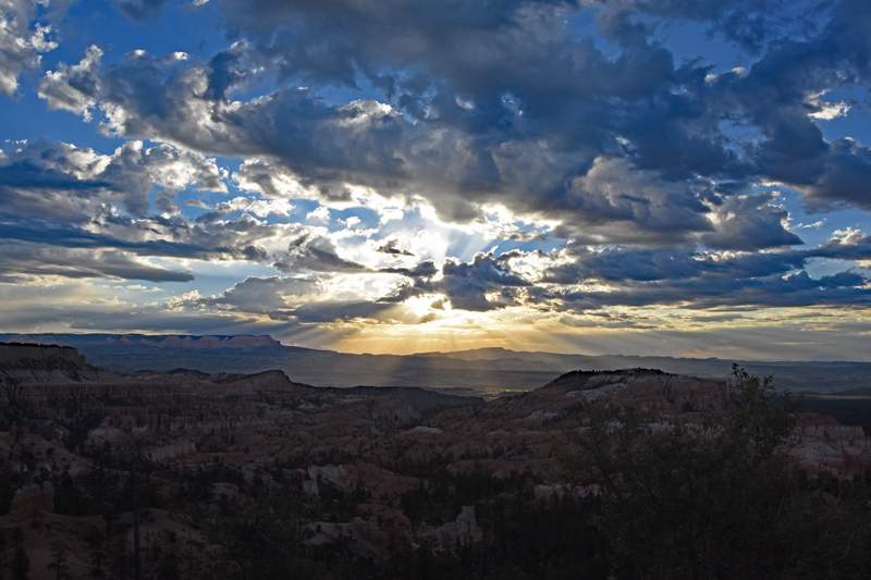 Bryce-Sunrise-03.jpg