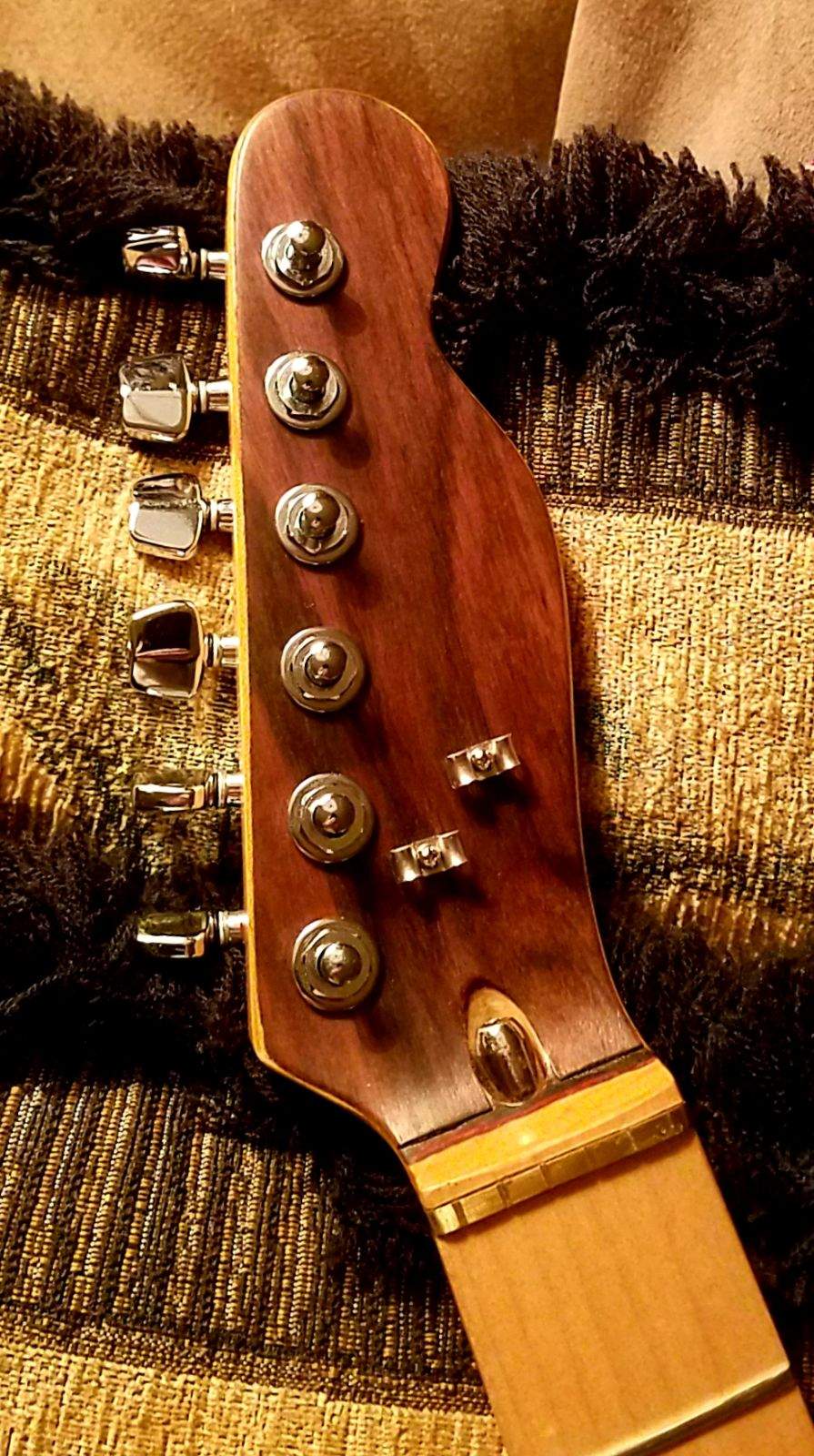 Bubba-san (headstock).jpeg