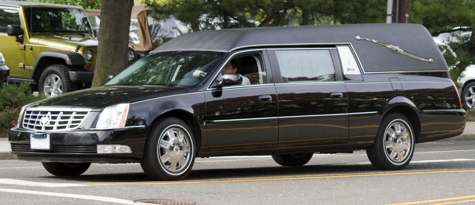 Caddy_DTS_hearse.jpg