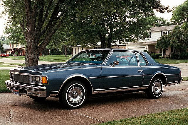 CapriceClassic1977005.jpg