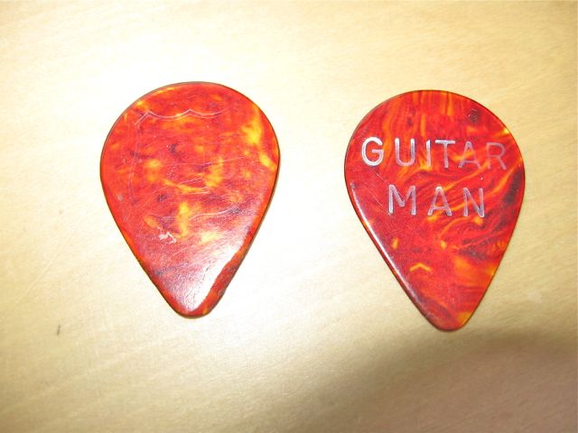 carol_kaye_picks.jpg