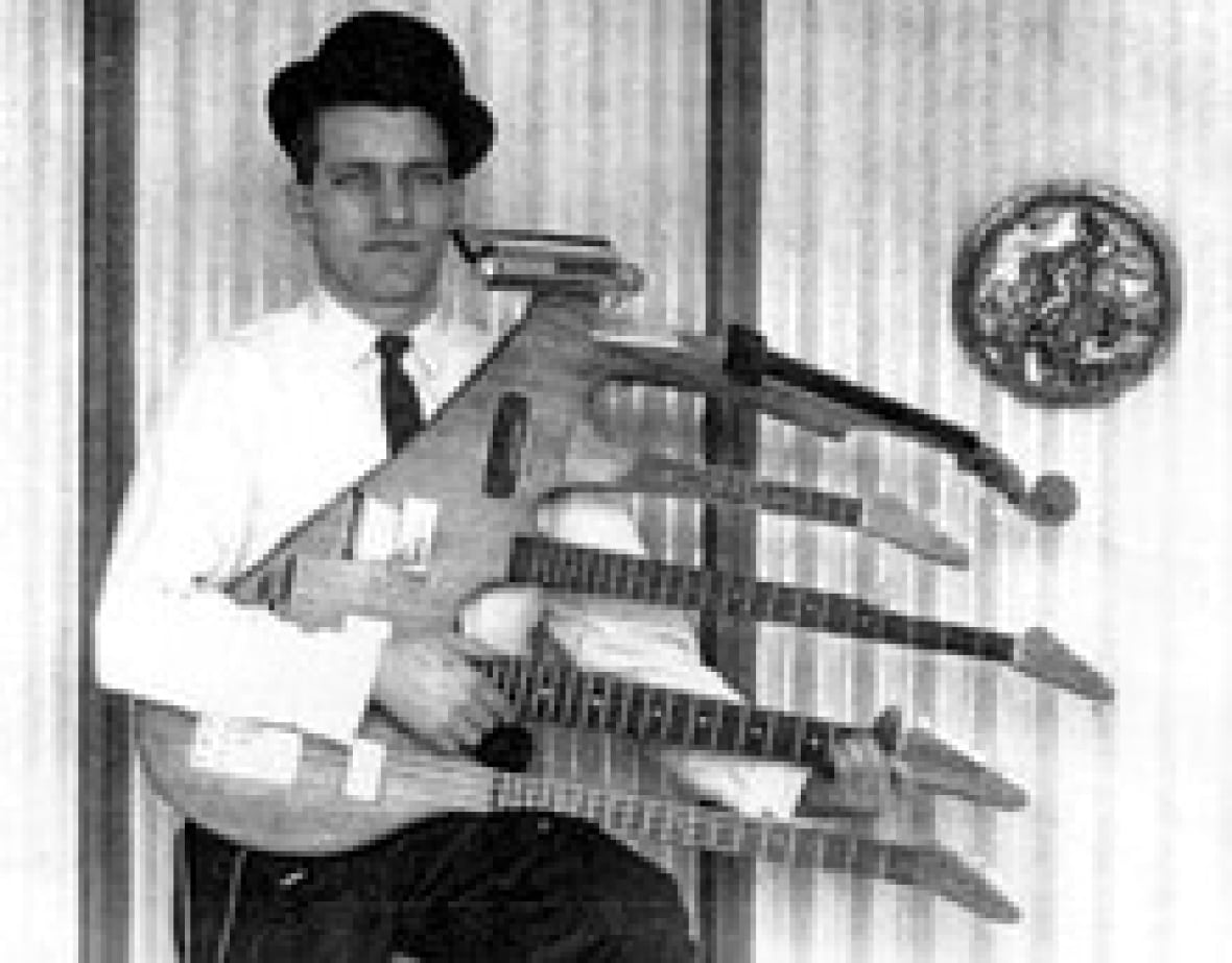 cgy-guitar-cantos.jpg