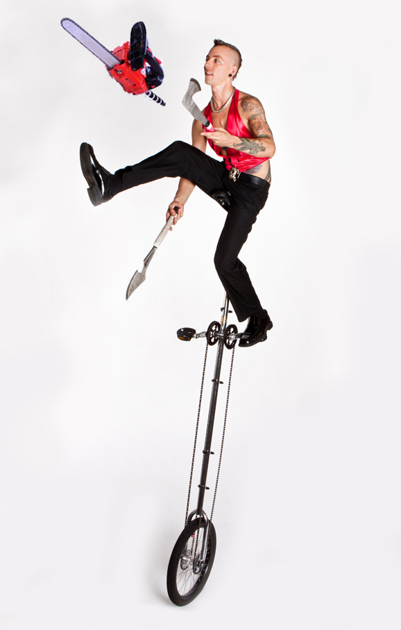Chainsaw-Uni-Juggle-SM_1258.jpg