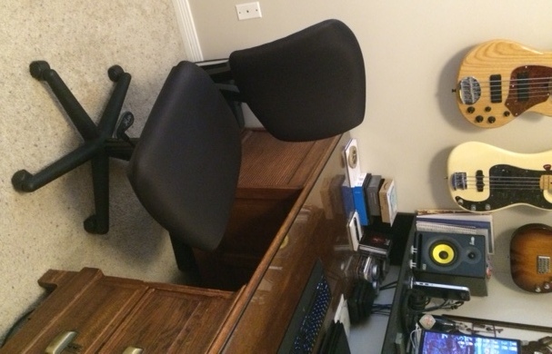 chair.jpg