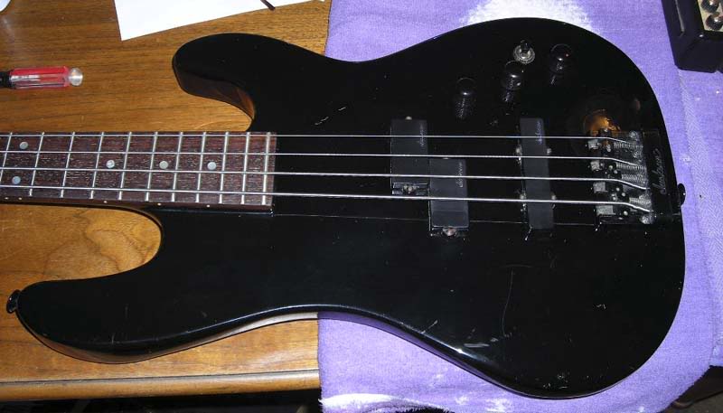 charvel-7.jpg